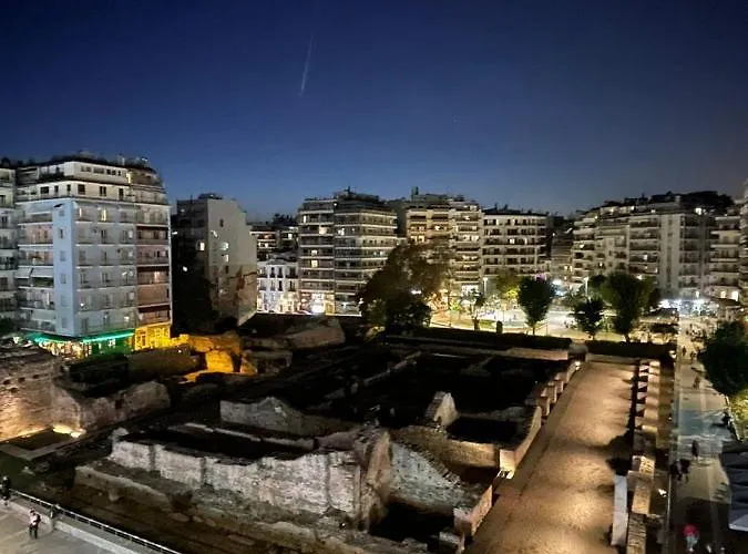 Galerius Palace View By Agora Flats Appartement
